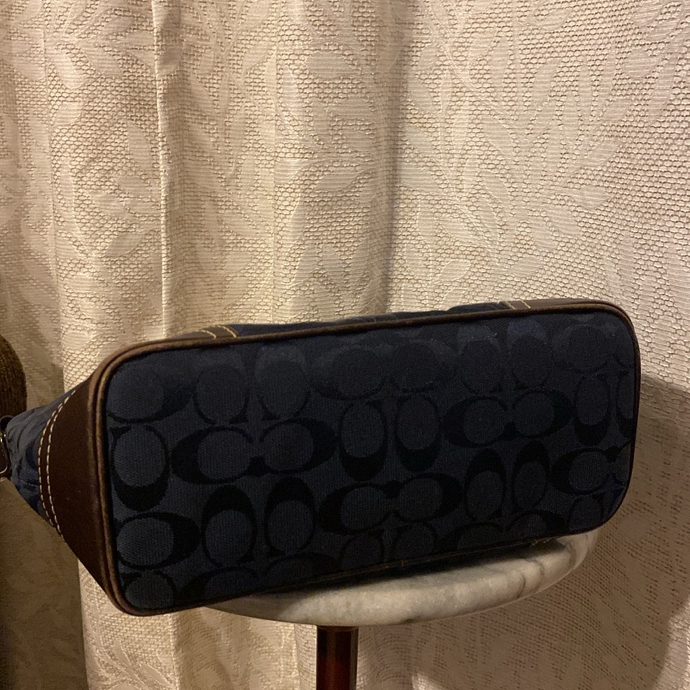 Coach Signature Shoulder Bag - Picture 11 of 12